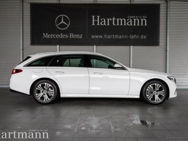 Mercedes-Benz E 200 AVANTGARDE Estate