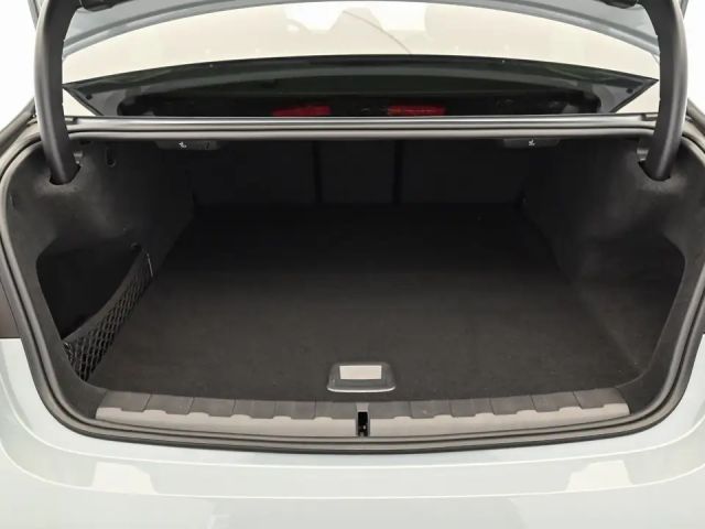 BMW 330 330e Sedan xDrive