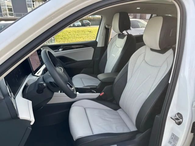 Volkswagen Tiguan 1.5 eTSI Elegance Elegance