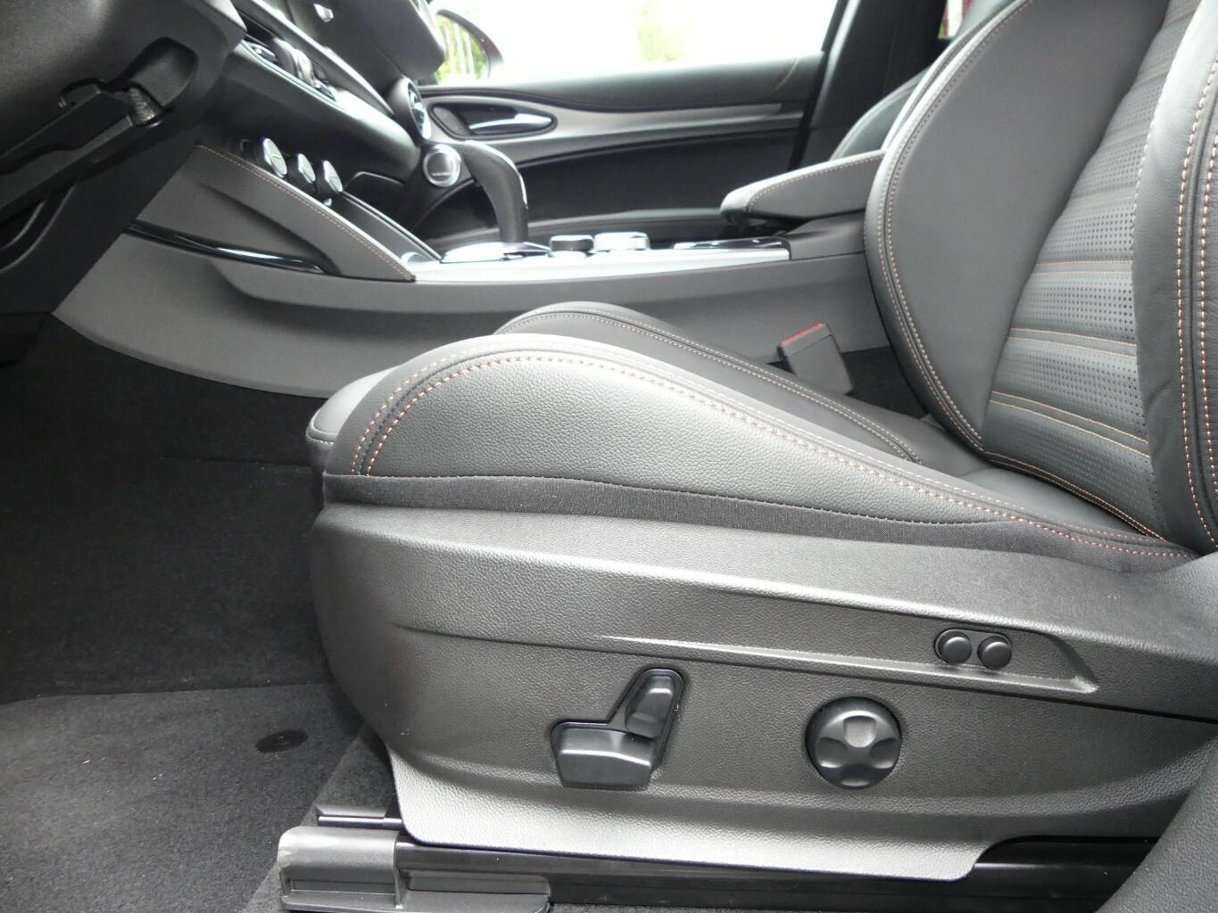 Alfa Romeo Stelvio AT8 Q4 Turbo