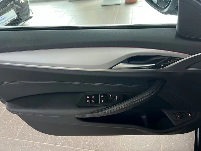 BMW 530 530e Sedan