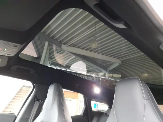 Ford Explorer Premium RWD