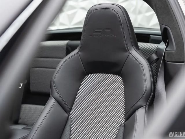 Porsche 992 4 Cabrio GTS Targa