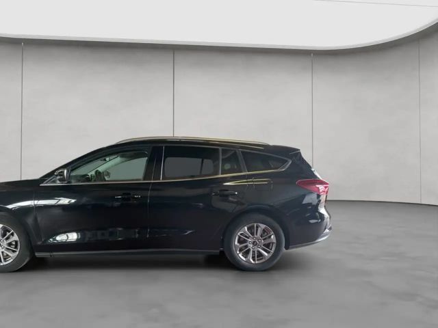 Ford Focus Titanium Wagon