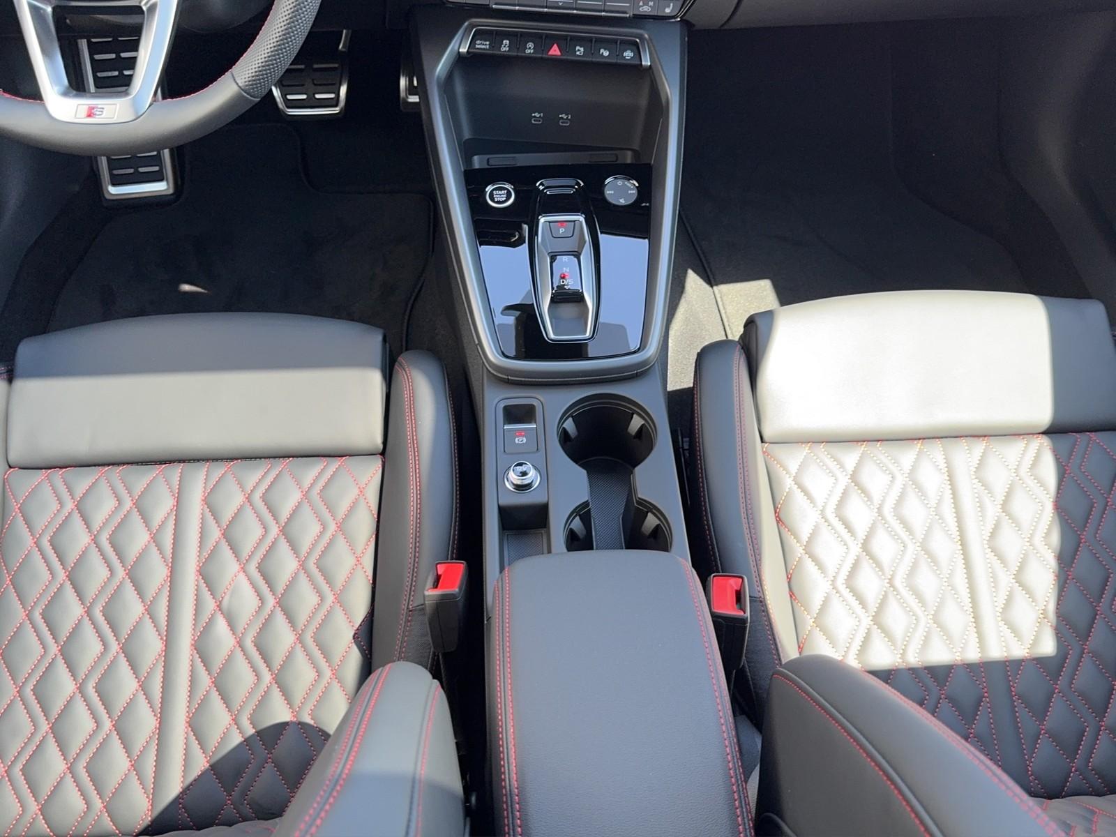 Audi A3 35 TFSI S-Line S-Tronic Sedan Sportback