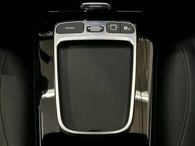 Mercedes-Benz A 180 Limousine PTS Cam Navi Wide LED SHZ