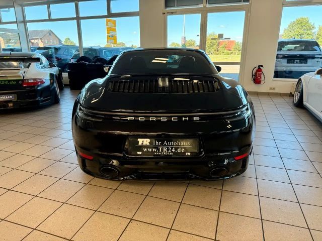 Porsche 992 4S Cabrio Targa