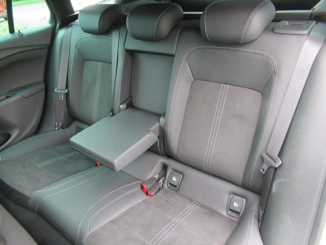 Opel Astra Sports Tourer Ultimate