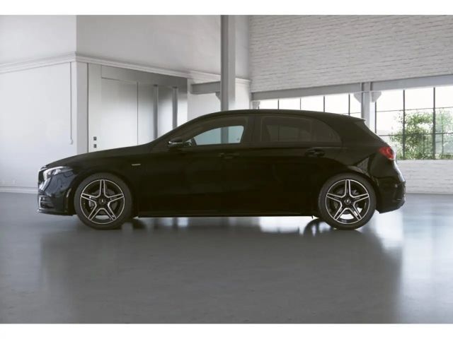 Mercedes-Benz A 180 AMG Line Hatchback