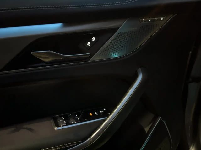 Jaguar F-Pace AWD D300 R-Dynamic