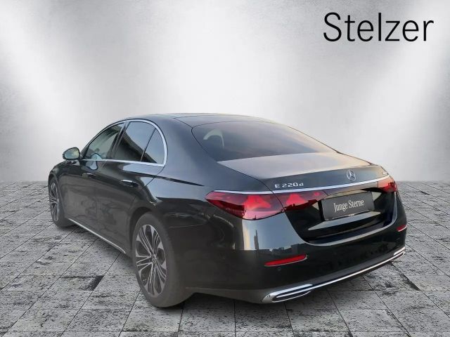 Mercedes-Benz E 220 4MATIC E 220 d Sedan