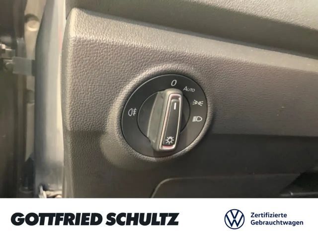 Volkswagen T-Roc ACTIVE TSI NAVI EINPARKHILFE ACC LED SITZHEIZUNG