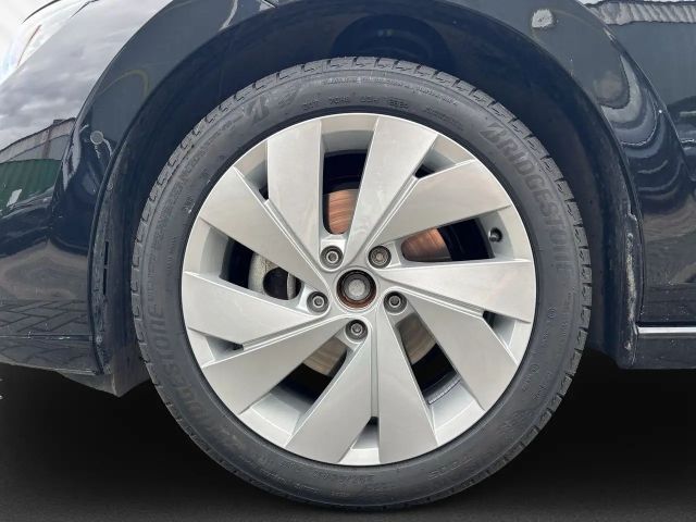 Volkswagen Golf 1.5 eTSI Golf VIII Style