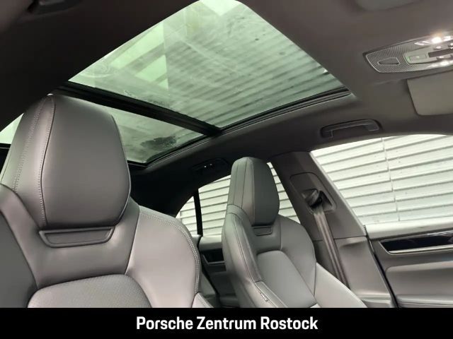 Porsche Macan 4