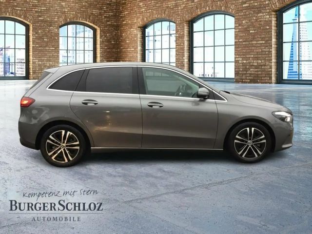 Mercedes-Benz B 180 SpurW W-Paket PDC SHZ SpurH LED el.Heck