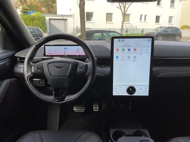 Ford Mustang Mach-E 75 kWh AWD