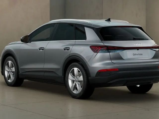 Audi Q4 e-tron 45 / Navi+, Standklima, LED, RFK, WP