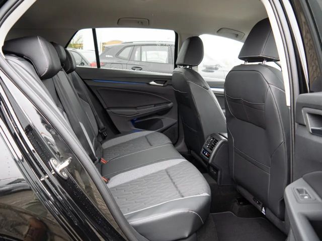 Volkswagen Golf 1.5 eTSI Golf VIII