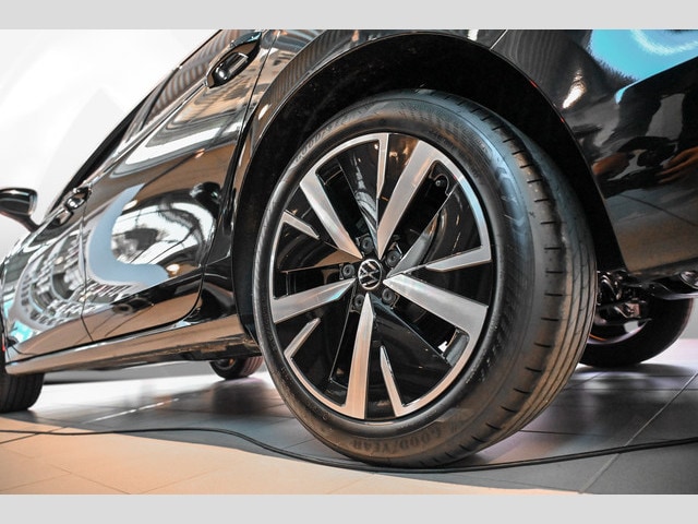 Volkswagen Passat 1.5 eTSI Business DSG