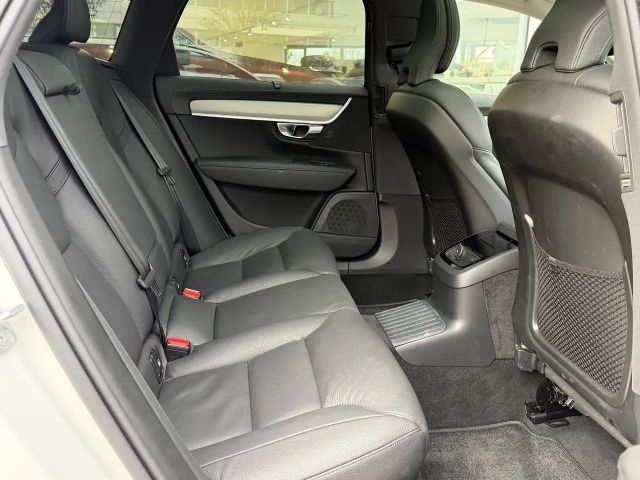 Volvo V90 AWD Dark Plus T6