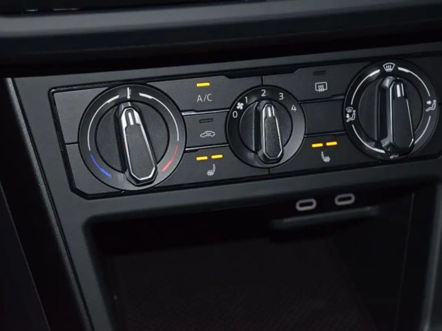 Volkswagen Polo Basis-Modell AppConnect SHZ PDC