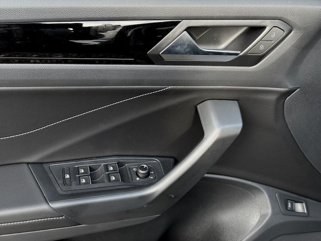 Volkswagen T-Roc 1.5 TSI DSG R-Line