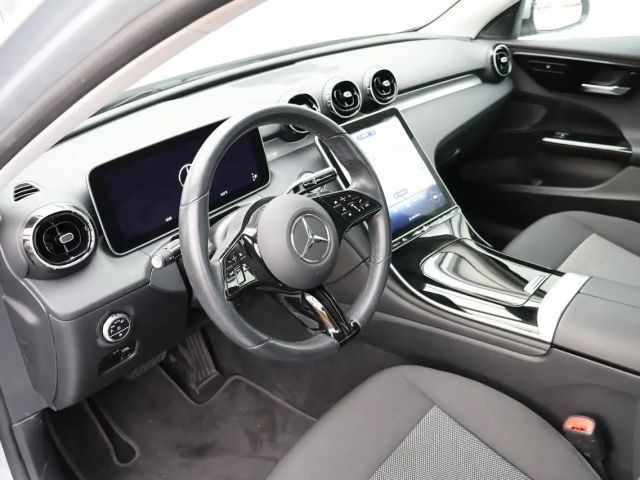Mercedes-Benz C 180 AVANTGARDE Sedan