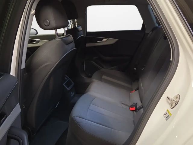 Audi A4 35 TFSI Avant S-Line S-Tronic