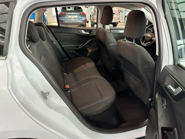 Ford Focus Titanium Wagon