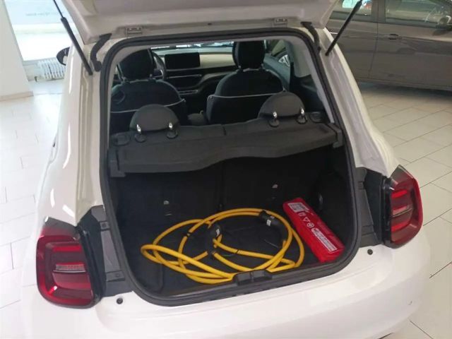 Fiat 500e Neuer 500 Kamera Klimaautomatik Sitzheizung PDC