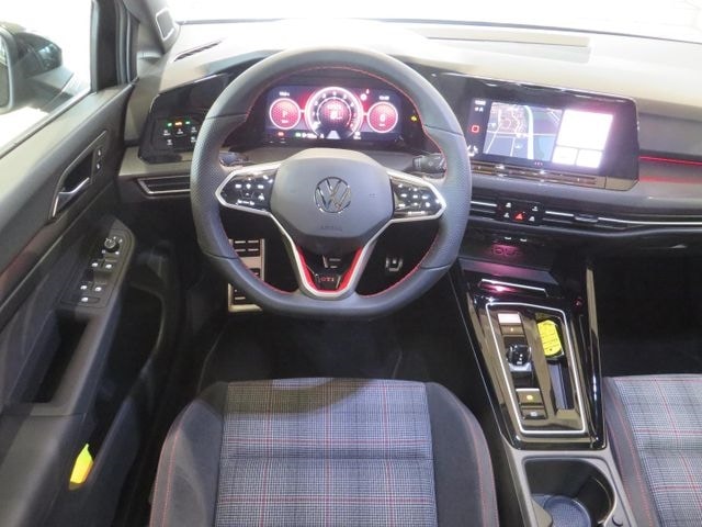 Volkswagen Golf 2.0 TSI DSG Golf VIII