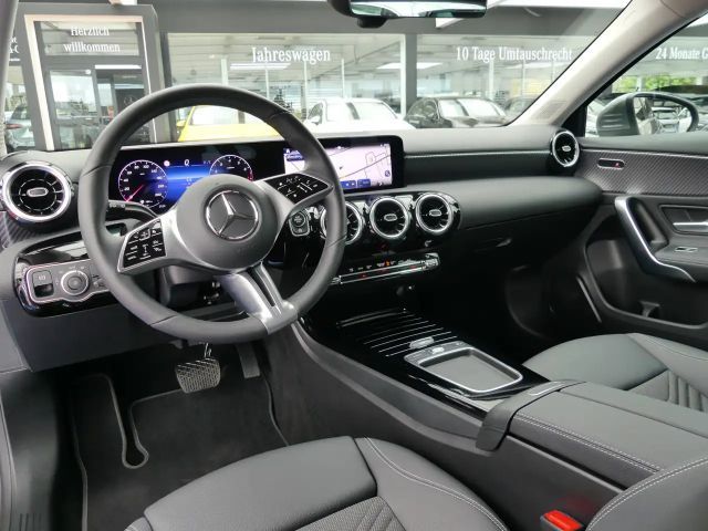 Mercedes-Benz A 180 Progressive