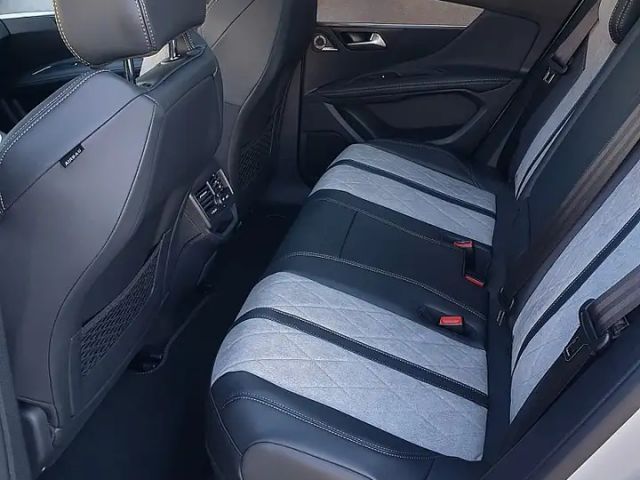 Peugeot 3008 EAT8 GT-Line Hybrid4