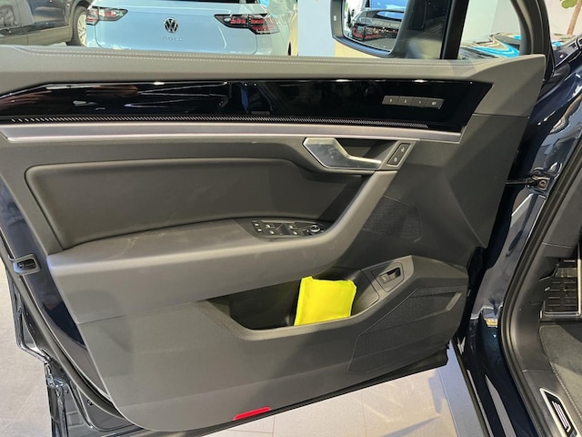 Volkswagen Touareg 4Motion R-Line Sound