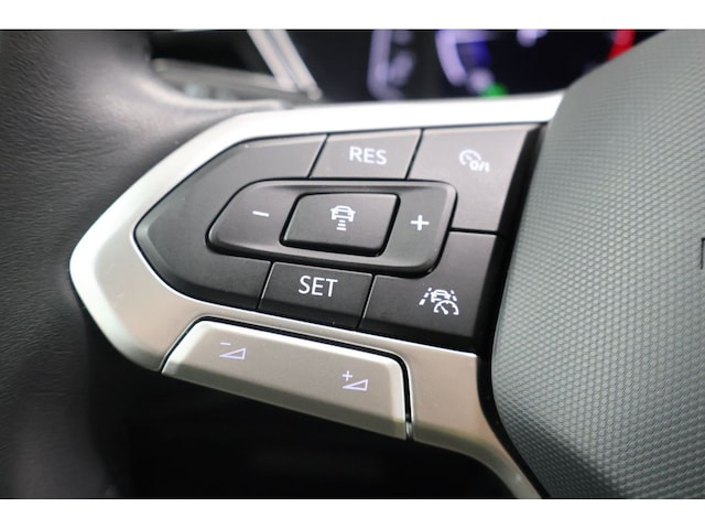 Volkswagen Touran 1.5 TSI DSG R-Line