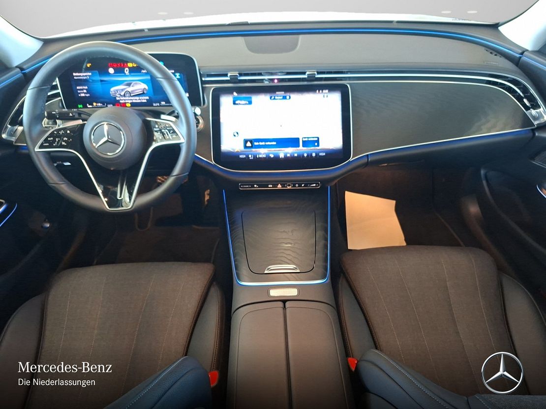 Mercedes-Benz E 200 Sedan