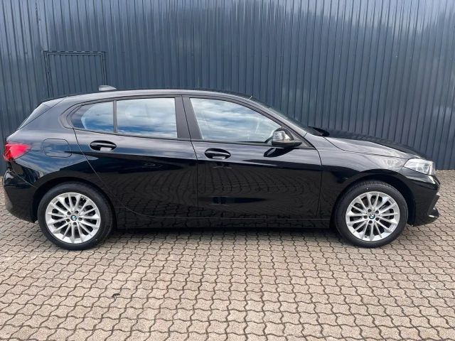 BMW 118 118i 5-deurs Sedan