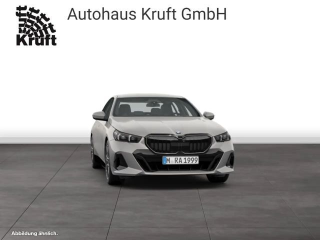 BMW 520 520i M-Sport Sedan