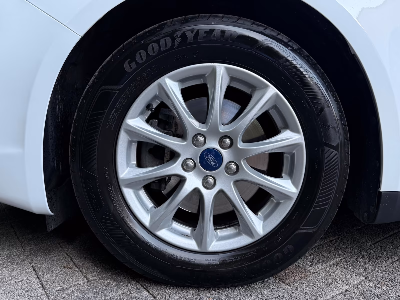 Ford Mondeo 2.0 Aut. LED+PANO+KAMERA+SHZ+NAVI+CARPLAY