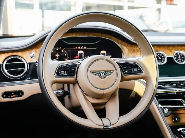 Bentley Flying Spur V8