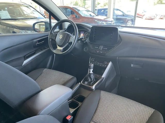 Suzuki S-Cross Hybrid