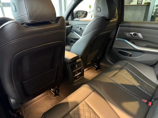 BMW 330 330e M-Sport xDrive