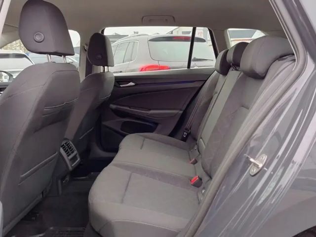 Volkswagen Golf Life Variant