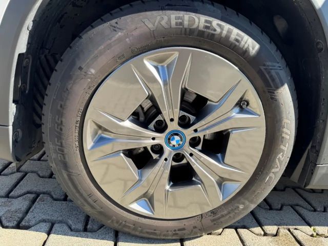 BMW iX1 xDrive