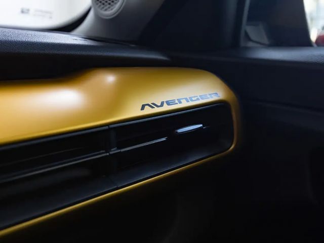 Jeep Avenger Full-Electric Summit