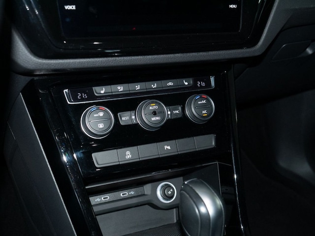 Volkswagen Touran 1.5 TSI DSG Highline