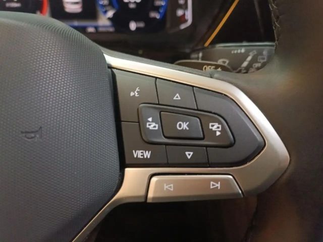 Volkswagen Touran 1.5 TSI DSG Pro R-Line