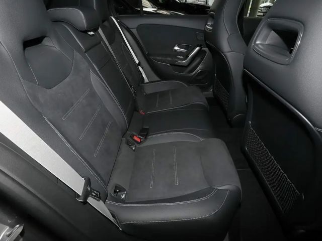 Mercedes-Benz A 220 4MATIC AMG Line