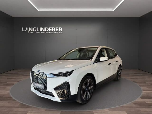BMW iX xDrive50