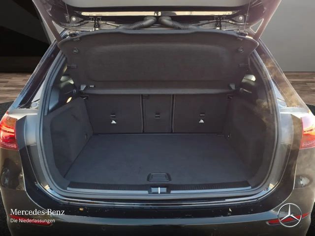 Mercedes-Benz B 180 AMG Line Sedan